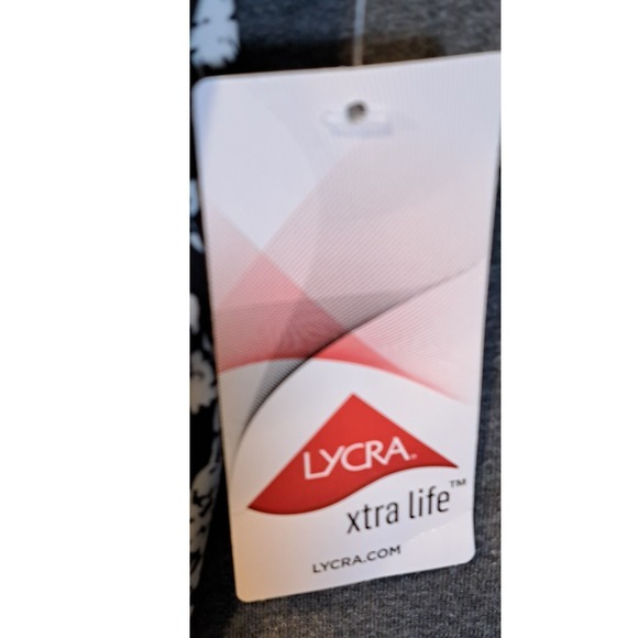 Lands End Womens Black White Floral Swim Crop Top Built-in Bra Size 14 NEW - Picture 9 of 9